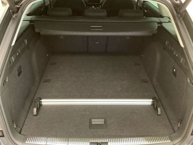 Superb Combi Style 2,0 TDI 360° MATRIX AHZ NAVI