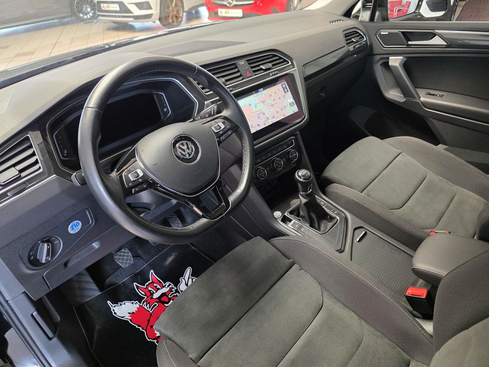 Fahrzeugabbildung Volkswagen Tiguan R-Line/Pano/Keyless/LED/Virtual/Dynaudio
