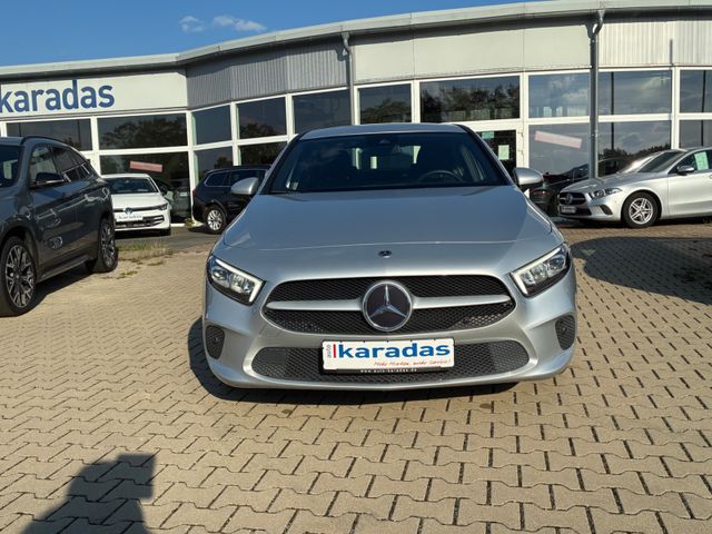 Fahrzeugabbildung Mercedes-Benz A 180 Limousine >NAV/LED/KAM/PDC/SHZ<