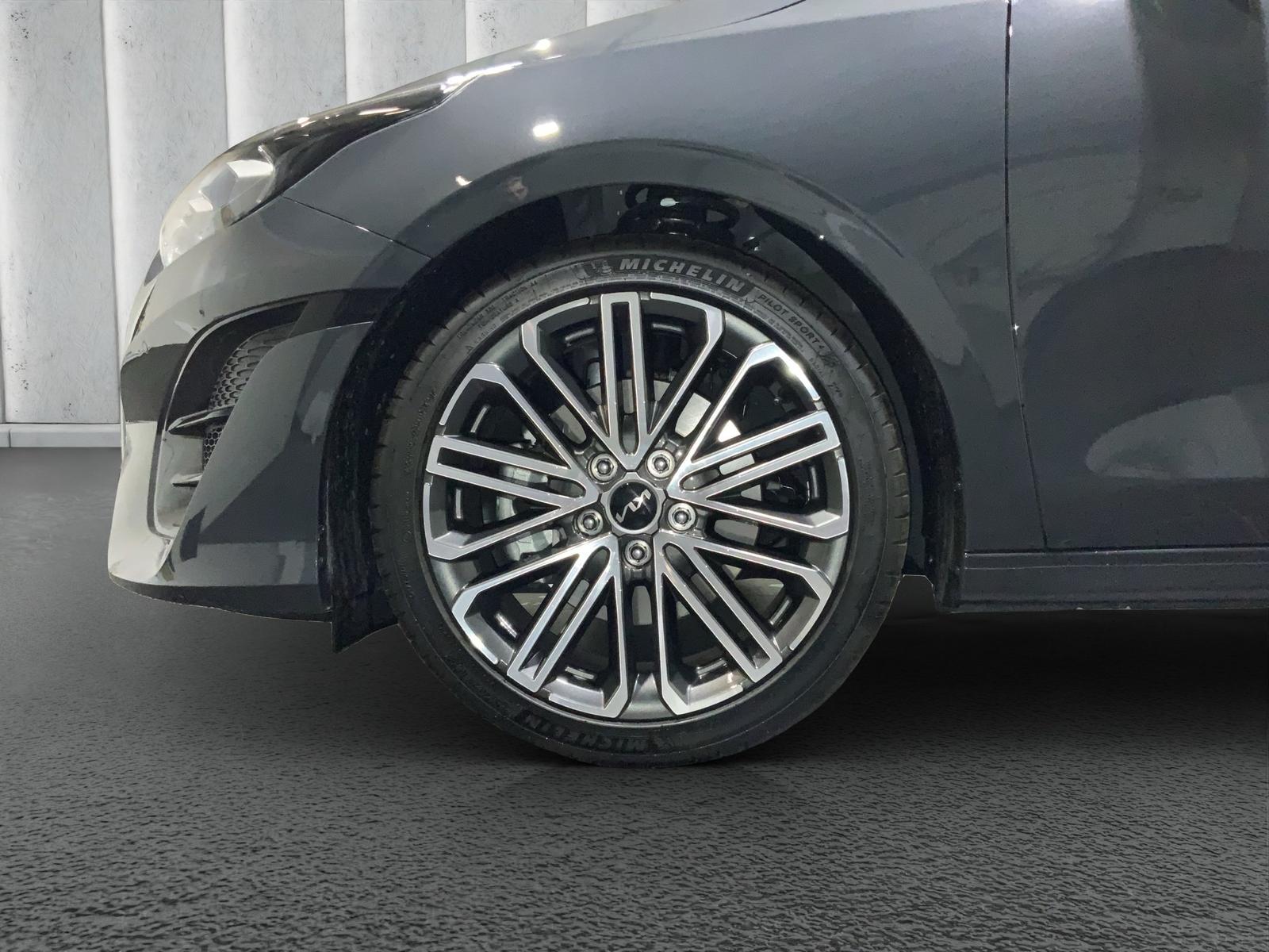 Kia cee'd GT-line 1.5 T-GDI DCT SW Kombi. 103 kW. 5-