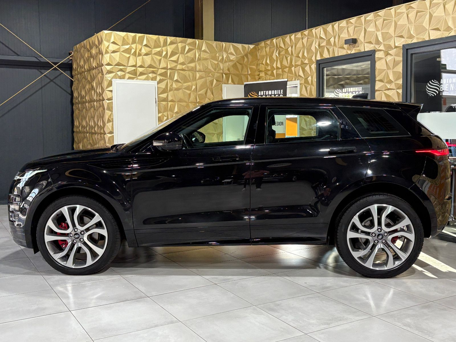 Fahrzeugabbildung Land Rover Range Rover Evoque R-Dynamic SE/MEMORY/ACC/APPLE