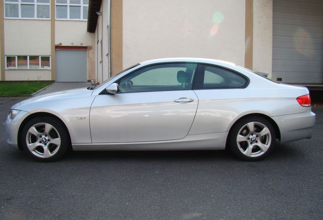 BMW Coupe 320i Scheckheftgepl. SHZ PDC Xenon 1.Hand!