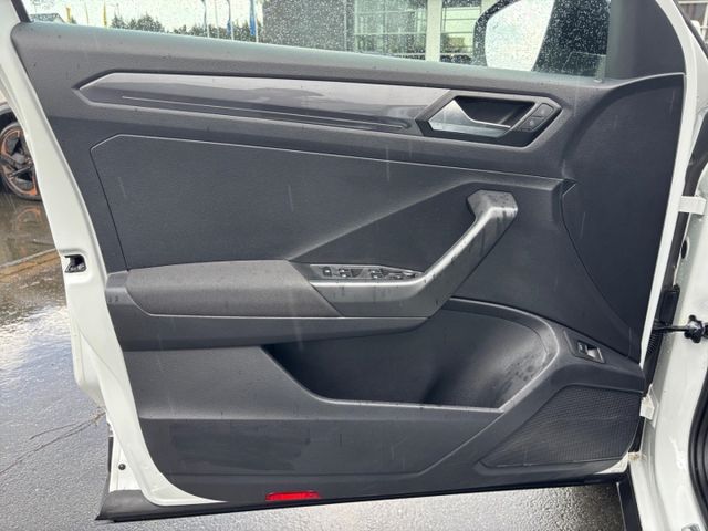 T-Roc 1.5 TSI DSG IQ.DRIVE LED AHK Kamera Navi