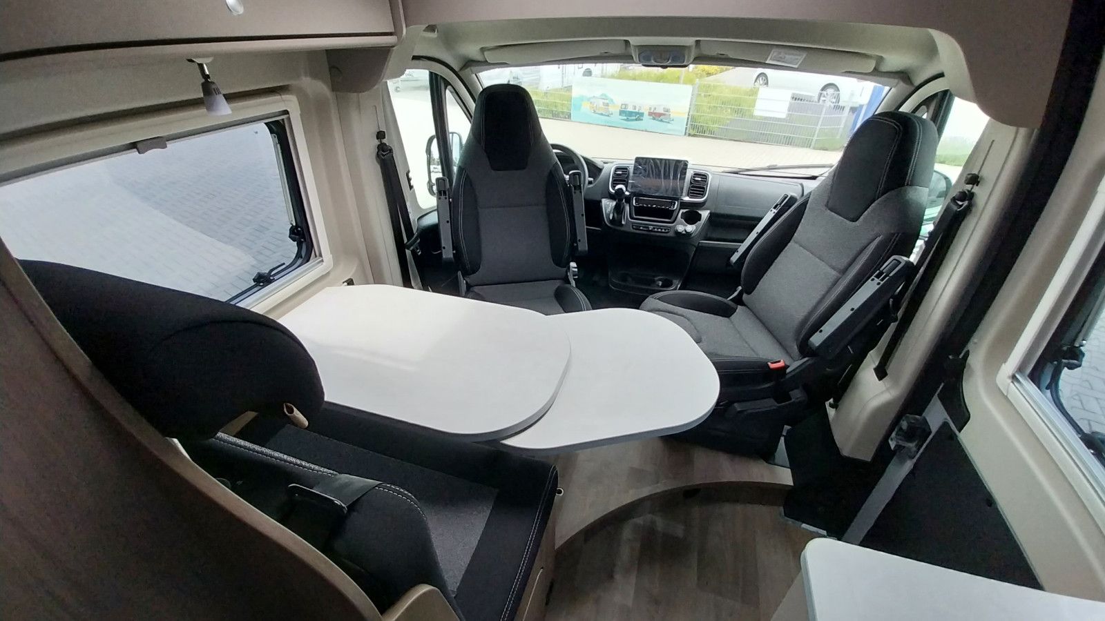 Fahrzeugabbildung Carado CVE 640 PRO SOFORT VERFÜGBAR € 6185,- SPAREN