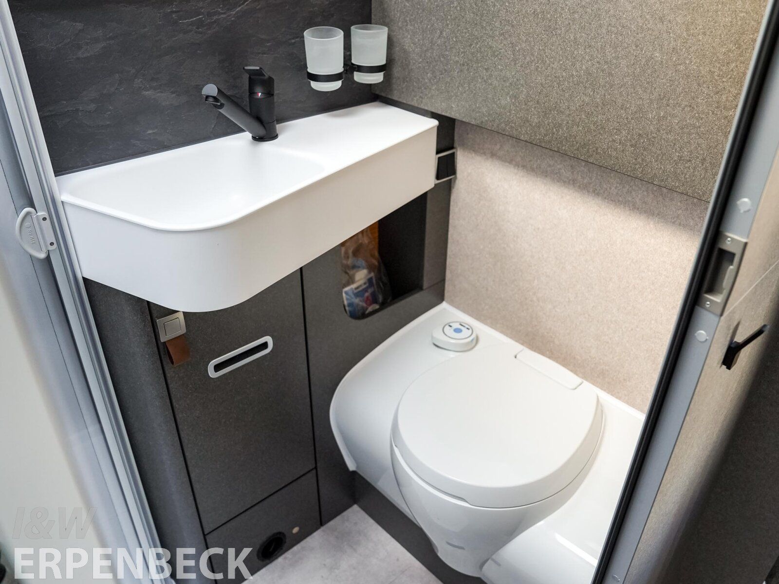 Fahrzeugabbildung HYMER / ERIBA / HYMERCAR Sprinter 417 CDI B-Klasse ML-T 580