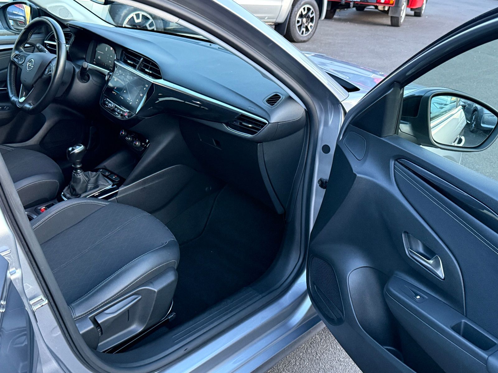 Fahrzeugabbildung Opel Corsa F 1.5 D Elegance GRA LED Navi PDC Kamera