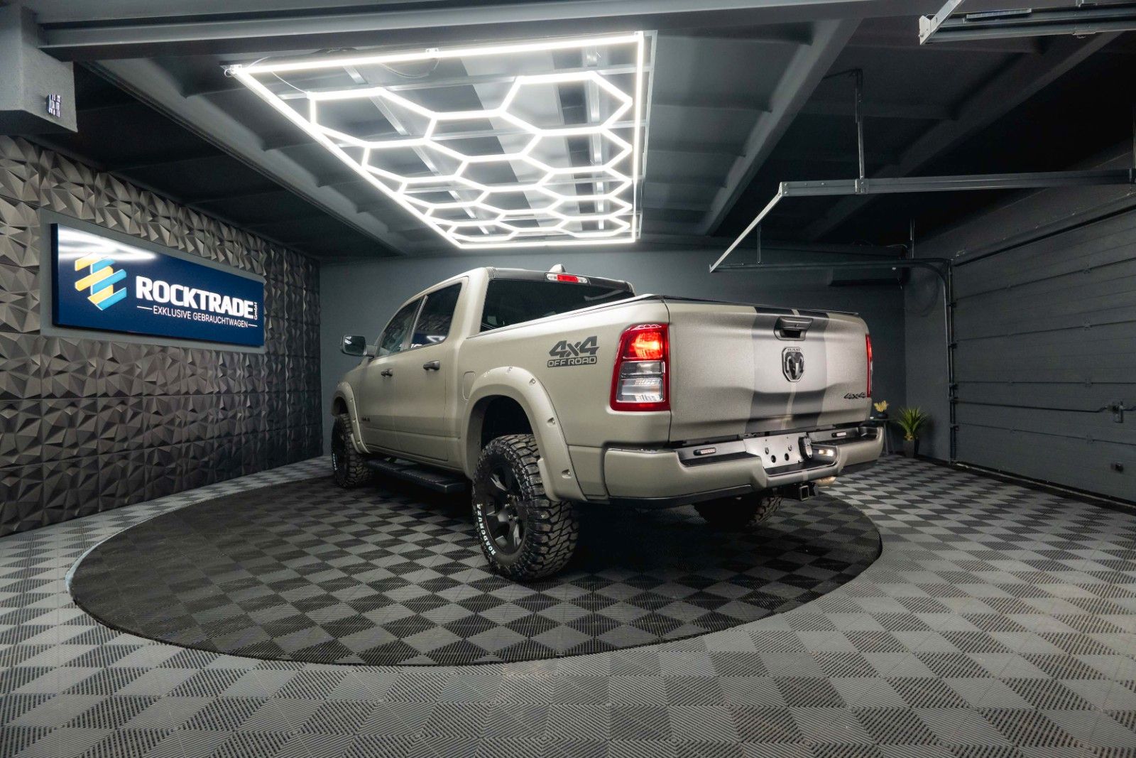 Fahrzeugabbildung Dodge RAM 5.7 V8 HEMI 4x4 OFFROAD RAPTOR Style 19% VAT