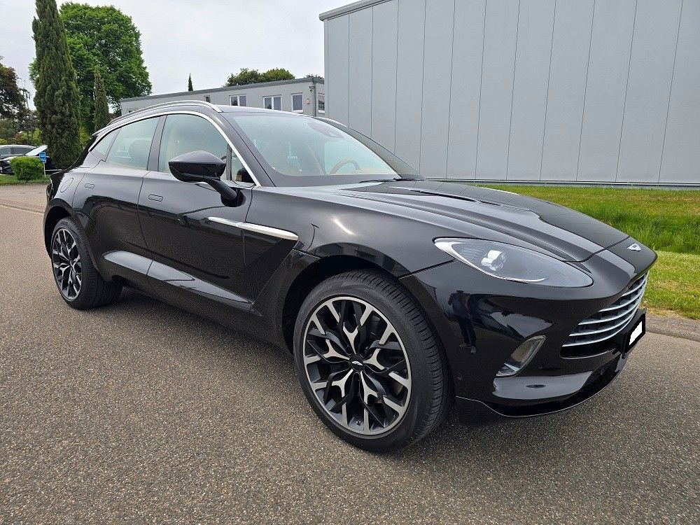 ASTON MARTIN DBX