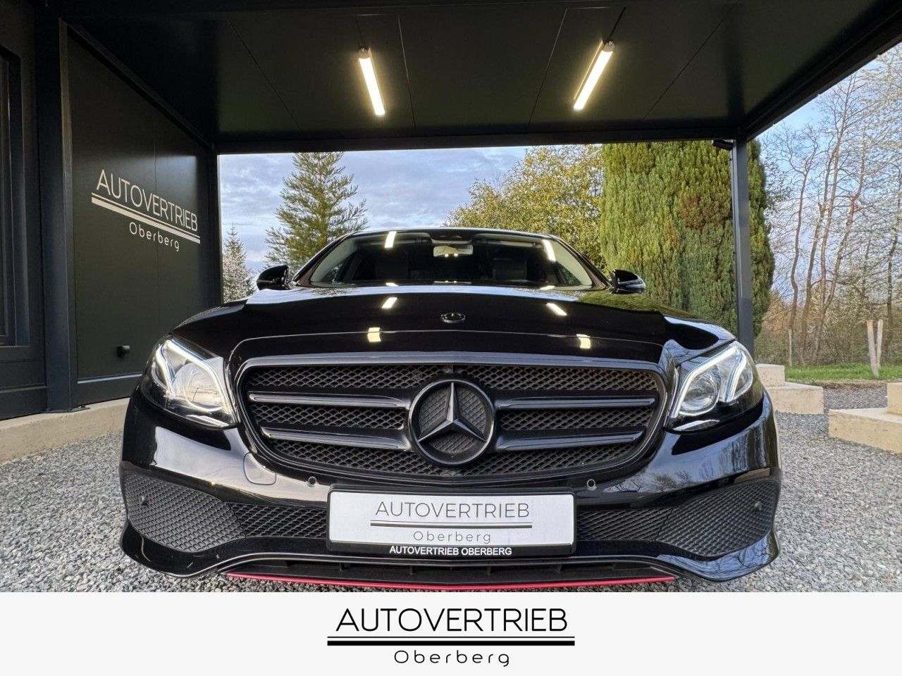 MERCEDES-BENZ E 220d AUTOMATIK XENON NAVI KAMERA SHZ Klima