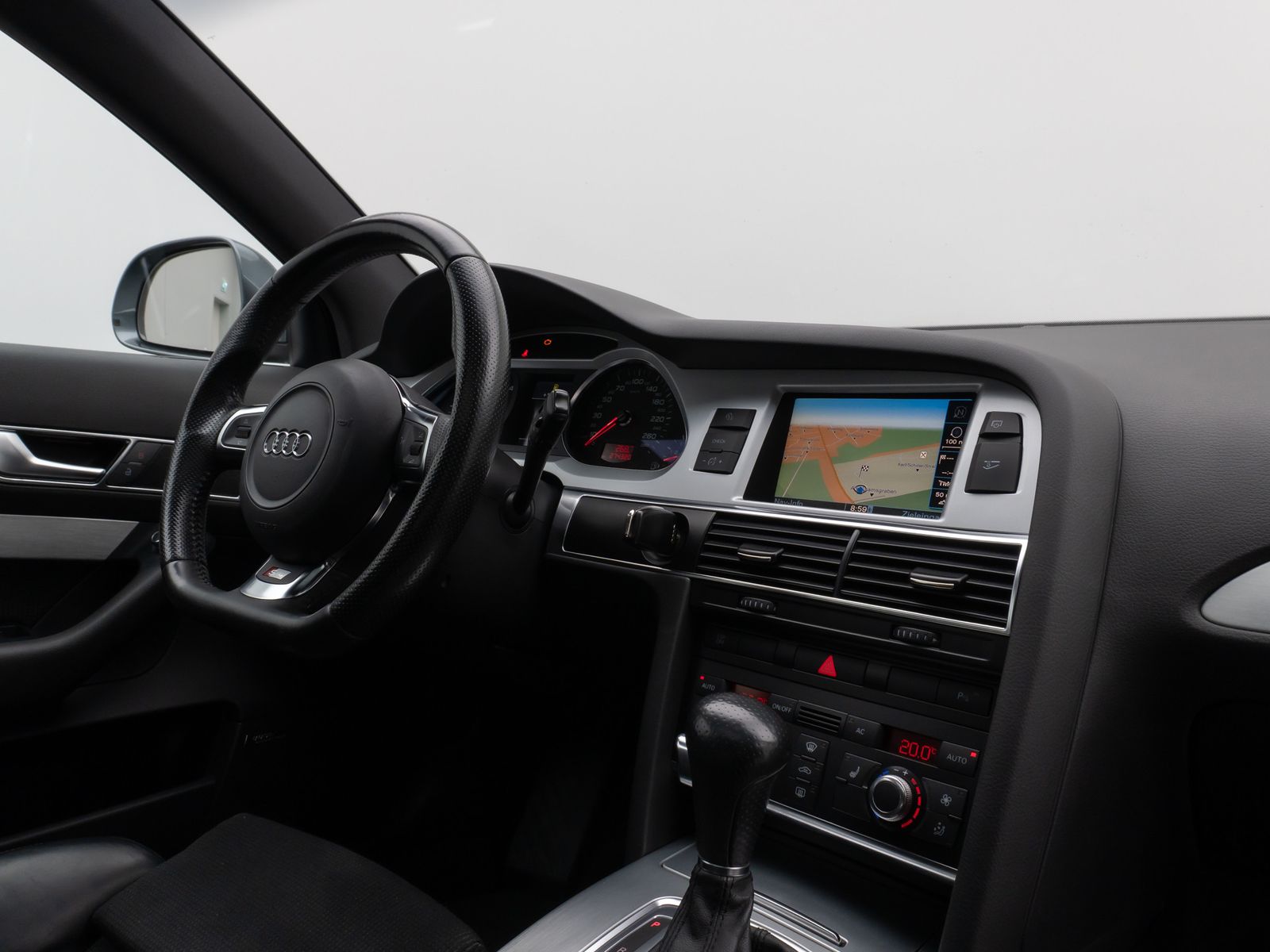 Fahrzeugabbildung Audi A6 Avant 2.7 TDI quattro S Line Glasdach Xenon