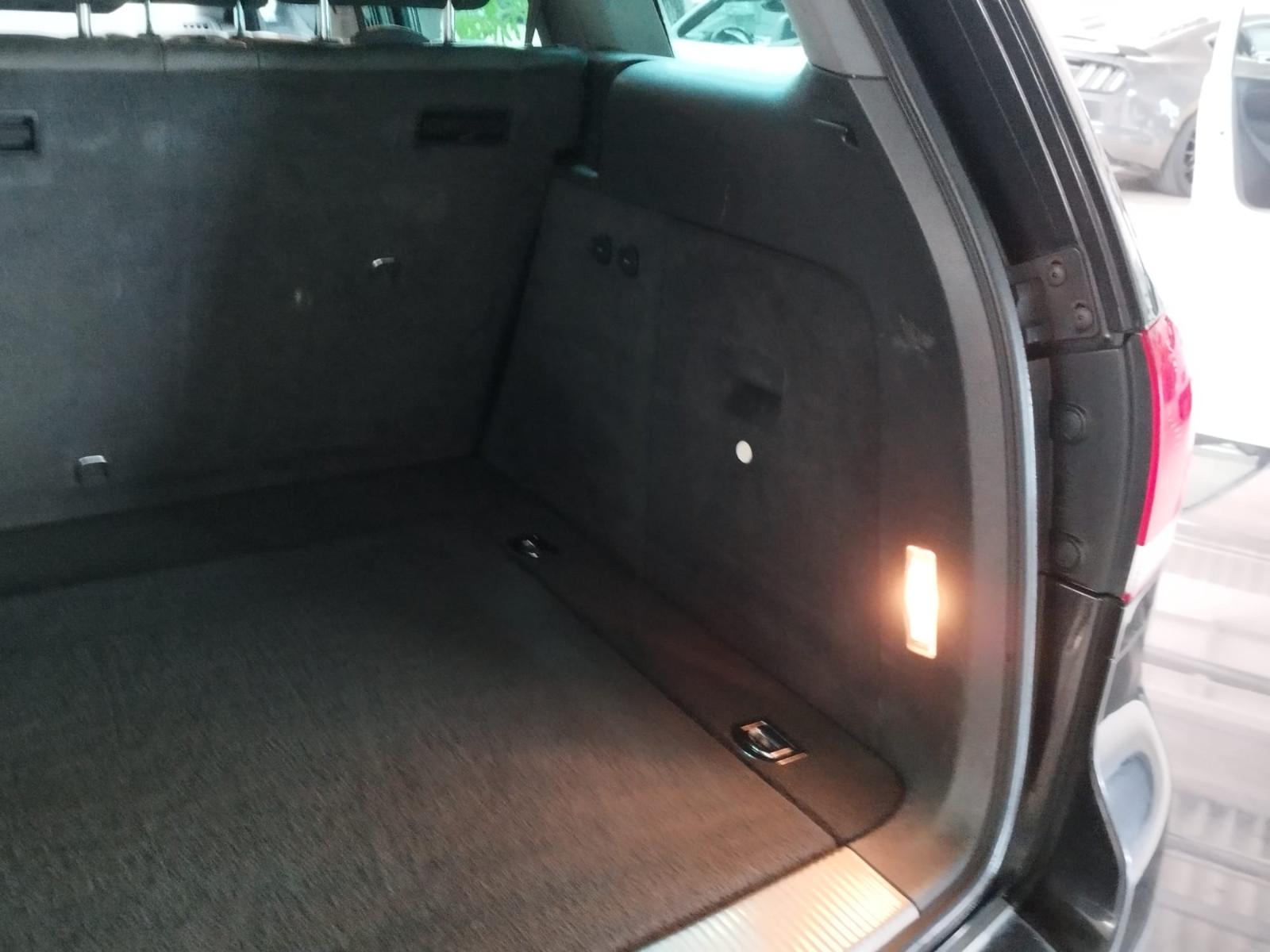 Volkswagen Touareg 2005 — photo 11