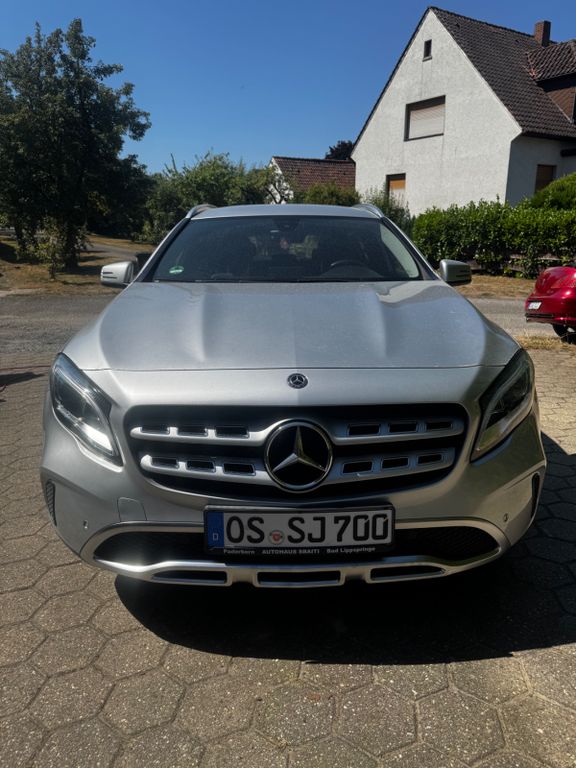 Image of Mercedes-Benz GLA 180