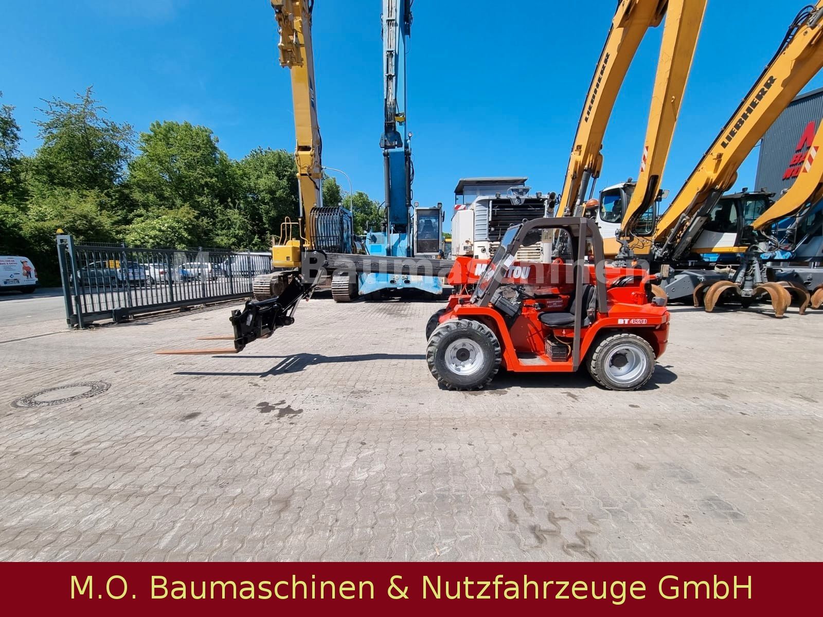 Fahrzeugabbildung Manitou BT 420 / SW /Gabel / 2 t / 4m / 4x4 /