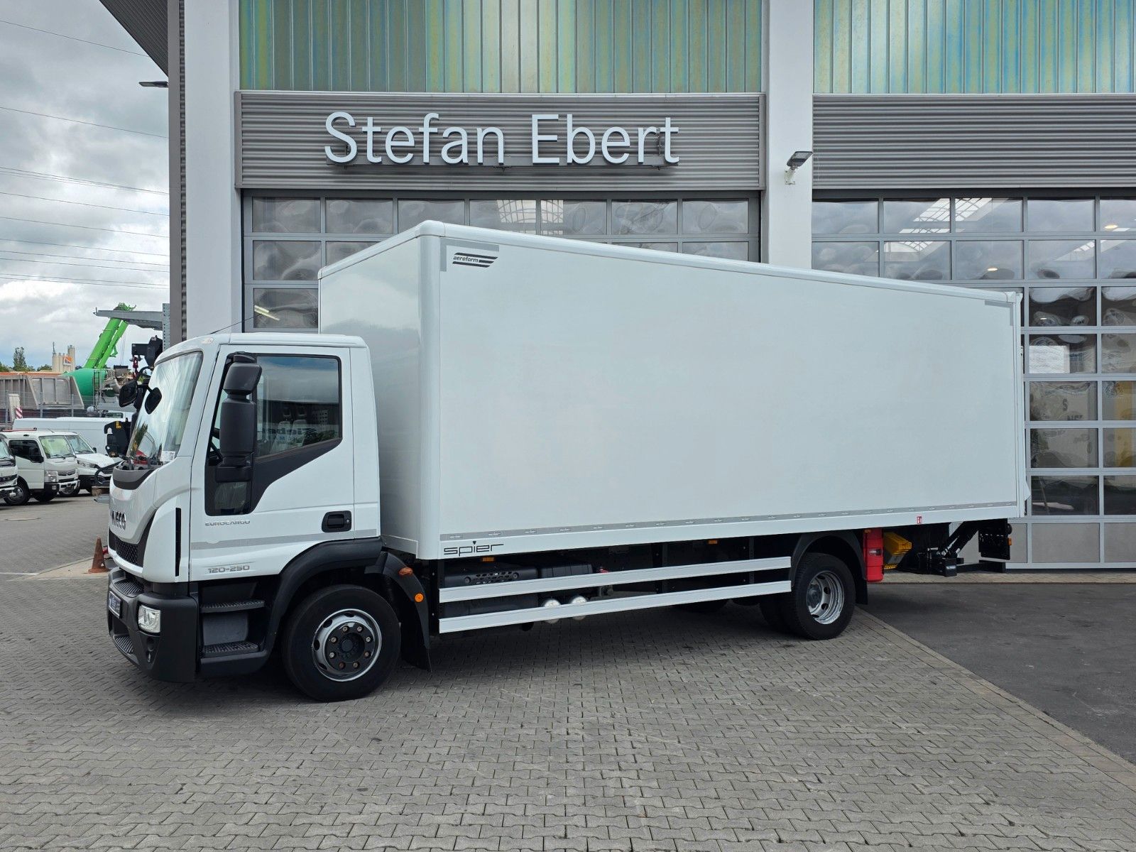 Fahrzeugabbildung Iveco Eurocargo ML120E25 LBW Palfinger 1.500kg