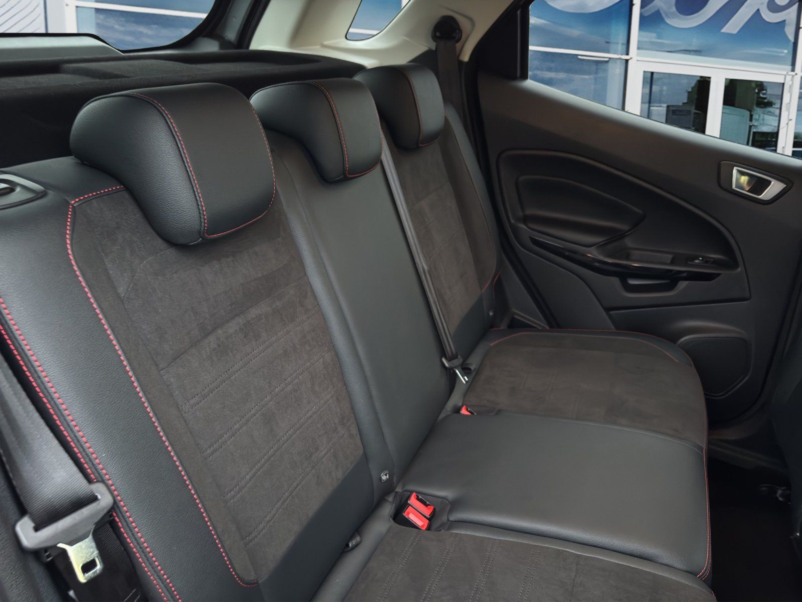 Fahrzeugabbildung Ford EcoSport ST-Line