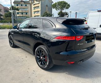Jaguar F-Pace - 8