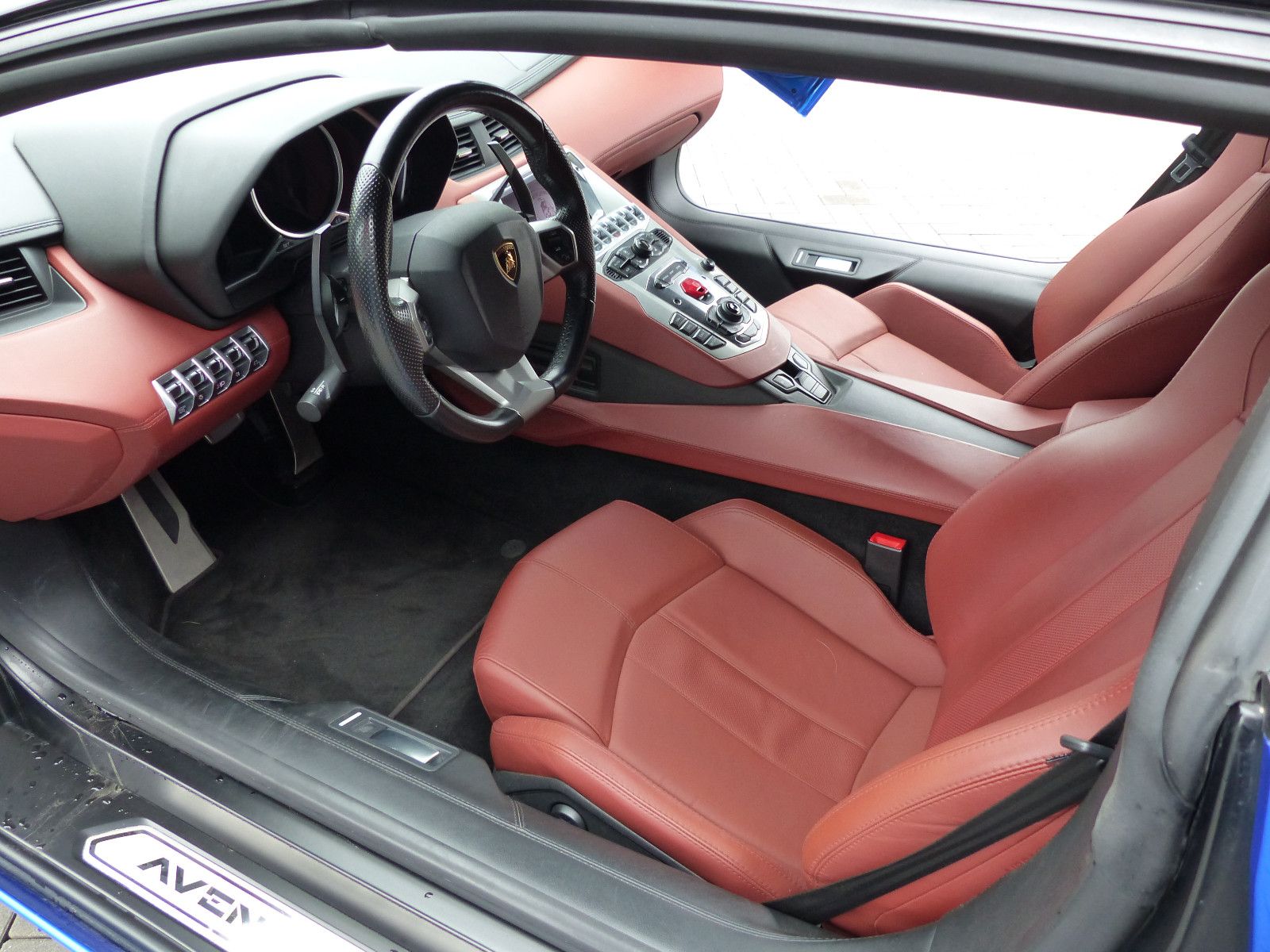 Fahrzeugabbildung Lamborghini Aventador LP 700-4 Roadster