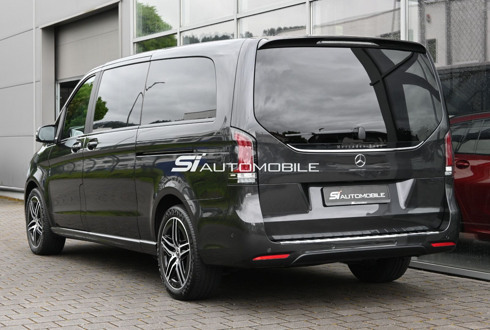 Fahrzeugabbildung Mercedes-Benz V 300 d 4Mat. Extralang AMG Line °AIRMATIC°STHZ°