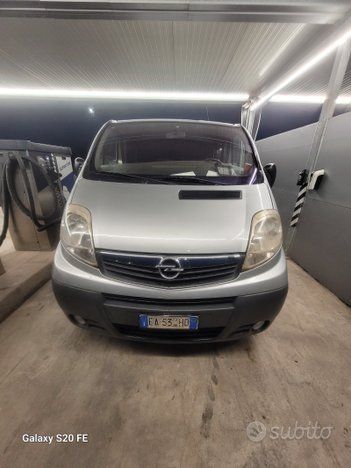 Opel vivaro 9 posti