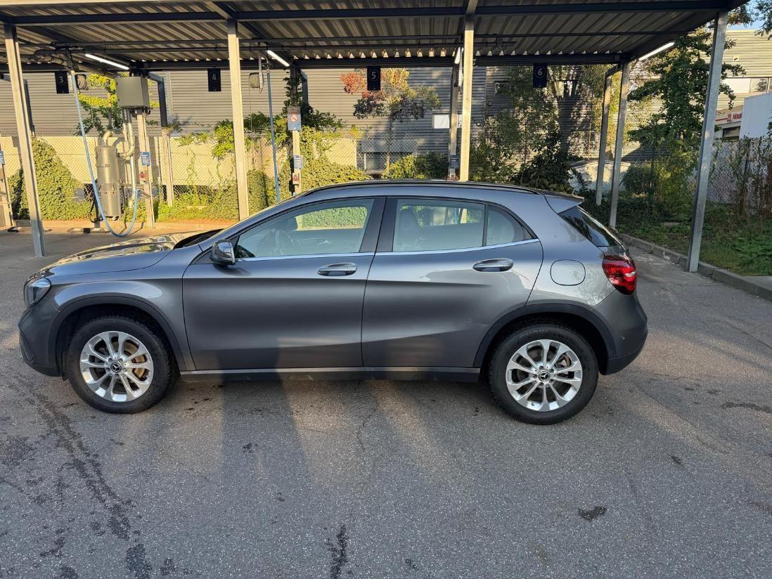 Mercedes-Benz GLA 200