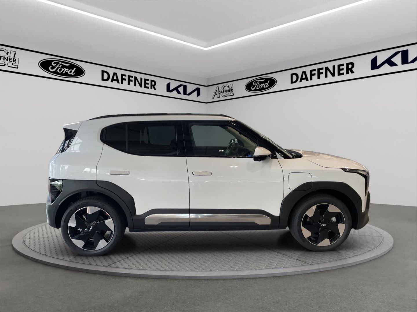 Fahrzeugabbildung Kia EV2 108 kW Earth Navi LED Harman/Kardon Tempomat