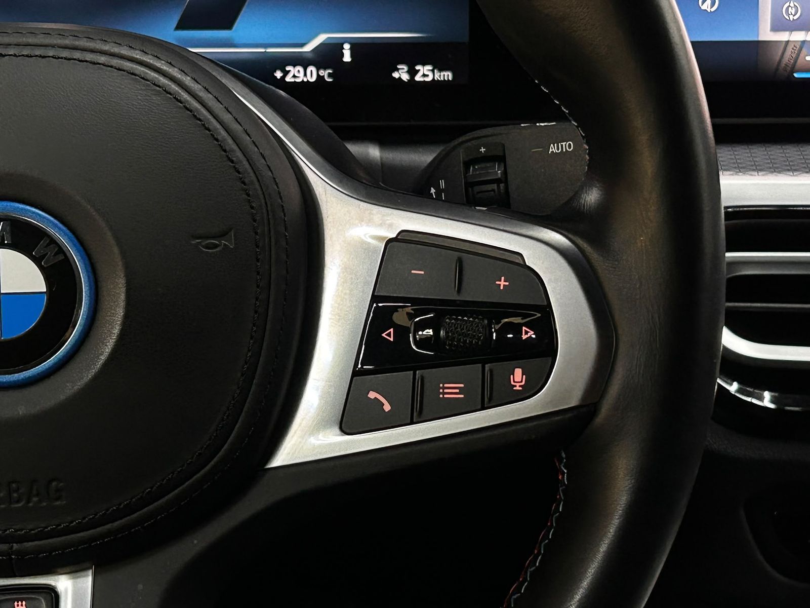 Fahrzeugabbildung BMW i4 M50 GC SHADO+LED+NAVI+MEMO+H&K+SHZ+AHK+WP+360