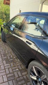 BMW iX xDrive40 - - BMW iX von privat