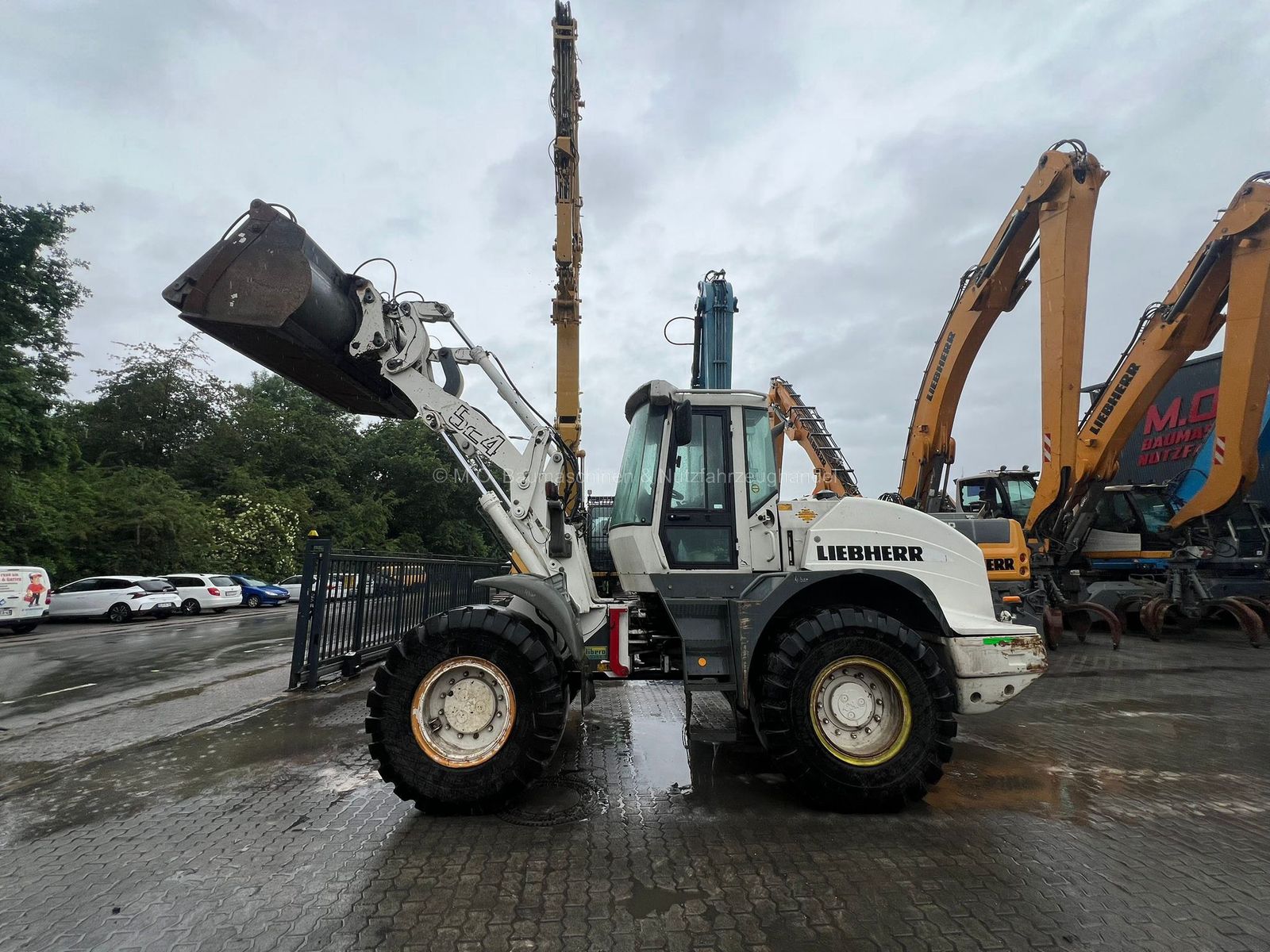Fahrzeugabbildung Liebherr L 524 Radlader / AC / Klappschaufel
