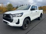 Toyota Hilux Extra Cab Duty 4x4 - Toyota Hilux: Allradantrieb, Extra Cab