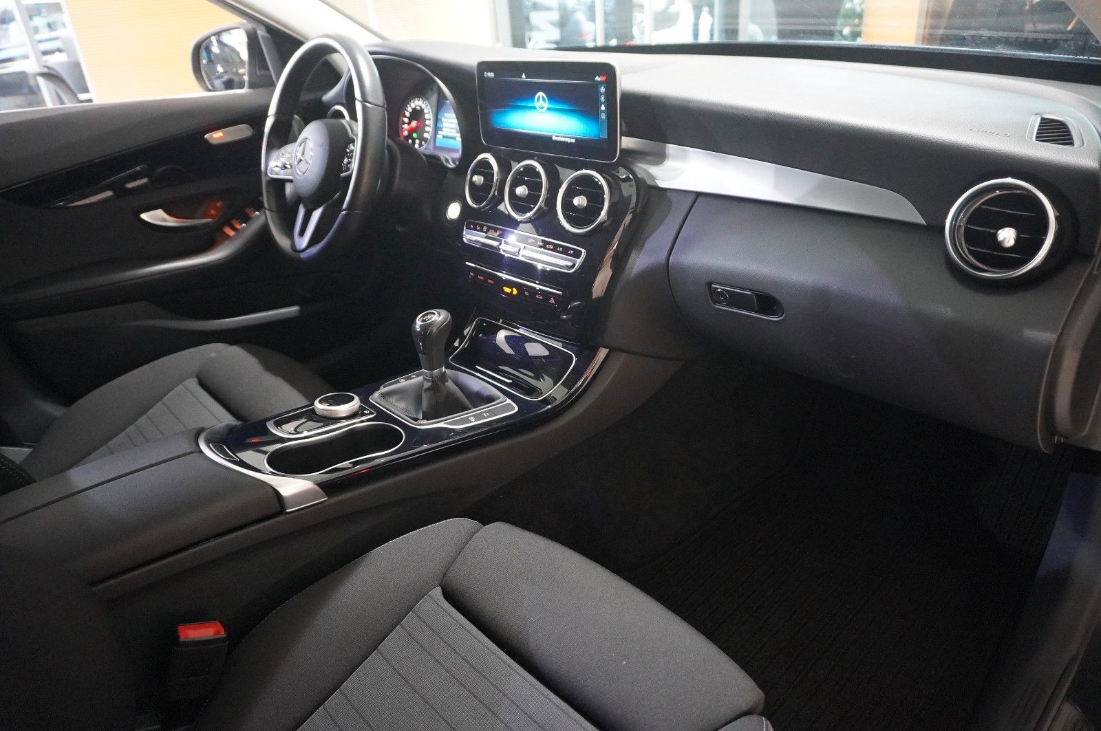 Fahrzeugabbildung Mercedes-Benz C 200D T BUSINESS NAVI/LED/KAMERA/SH/BURMESTER