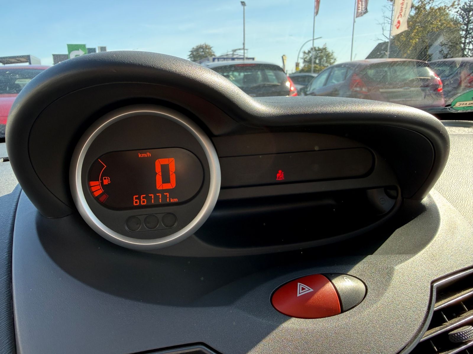 Twingo je t'aime*KLIMA*1.HAND*NUR-66.000-KM