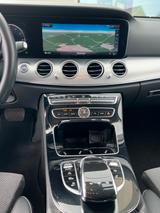 Mercedes-Benz E 300 de T Autom. - - Mercedes-Benz E 300: Von Privat