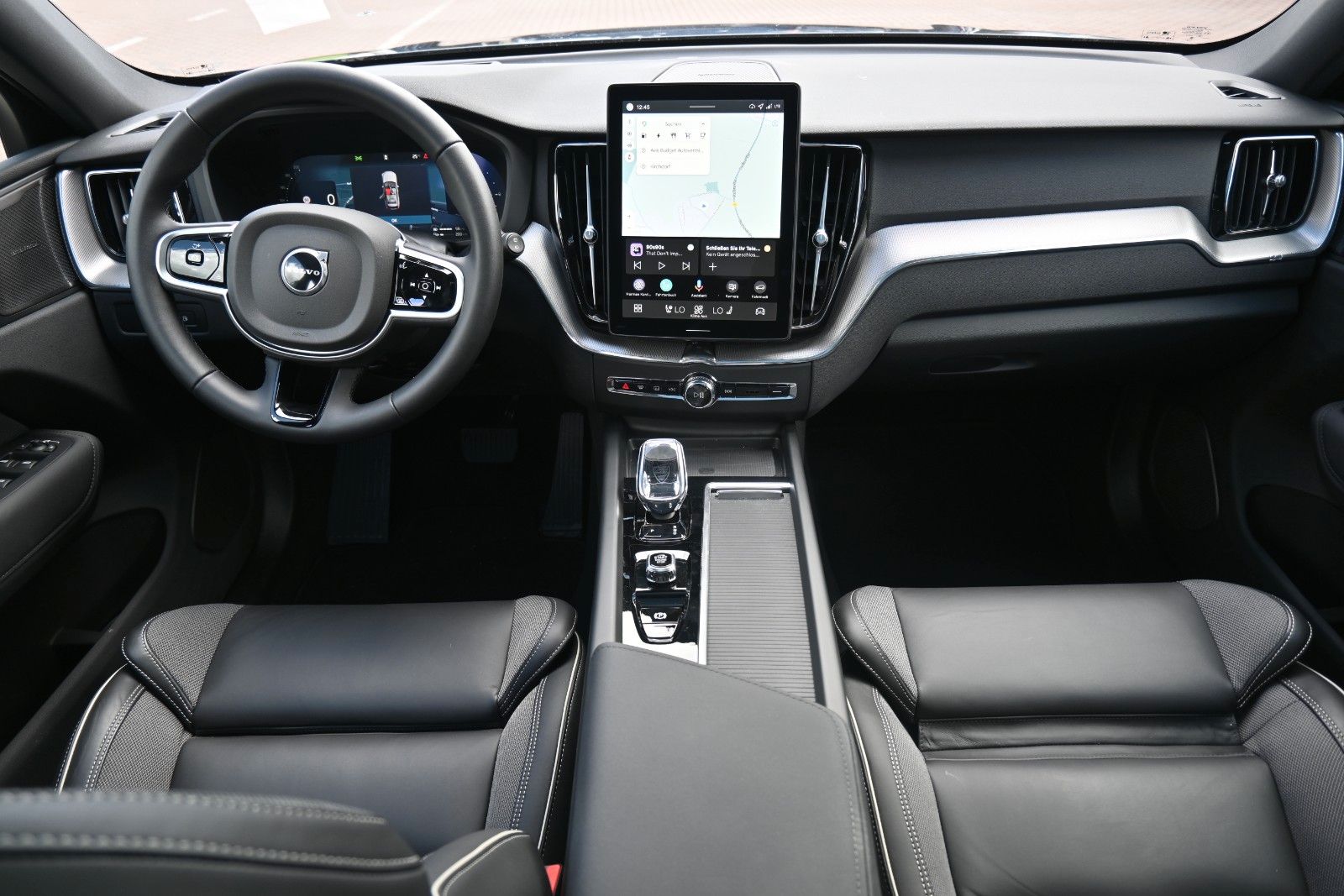 Fahrzeugabbildung Volvo XC60 T8 RC AWD Plus Black Edition*360*Facelift