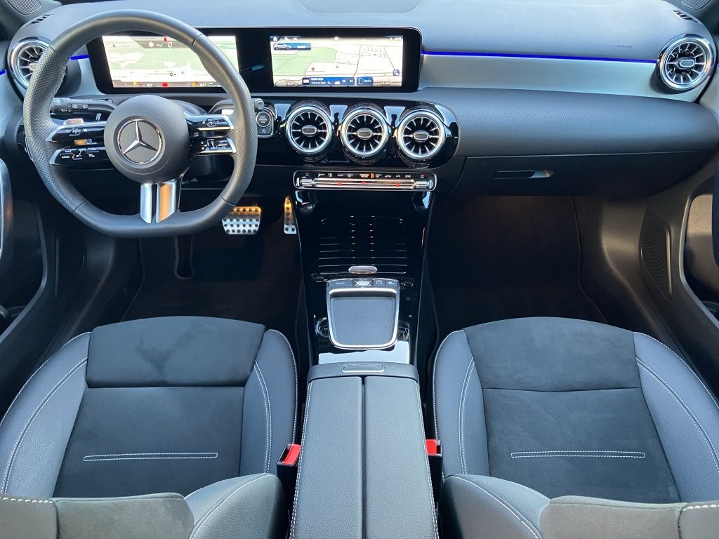 Fahrzeugabbildung Mercedes-Benz A 200 AMG*NIGHT*DISTR*19ZOLL*KAM*MULTIB*NAVI