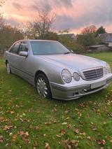 Mercedes-Benz Mercedes Benz W210 E430 - Mercedes-Benz E 430: Limousine