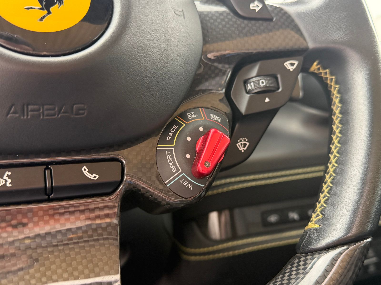 Fahrzeugabbildung Ferrari F8 Spider /LIFT/KAMERA/CARBON-LED-LENK./MEMORY