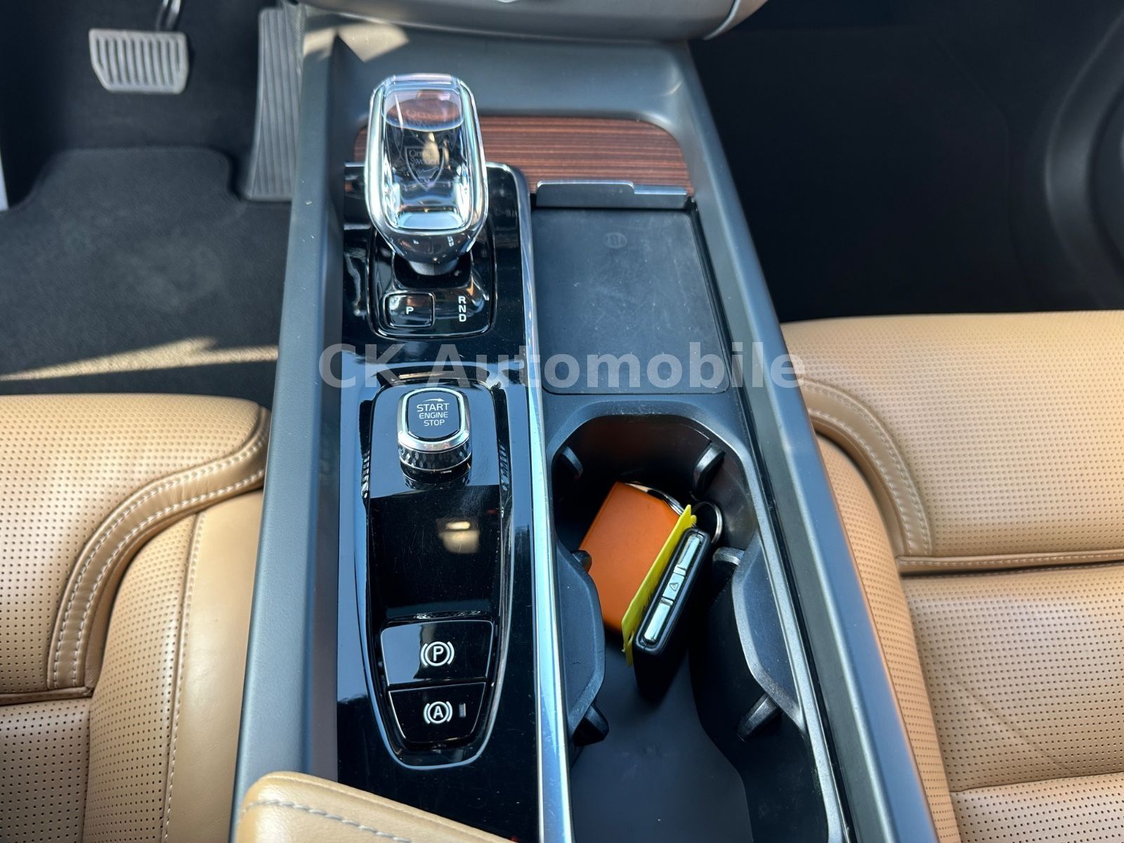 Fahrzeugabbildung Volvo XC60 B5 UltimateBright AWD/Head-Up/Pano/360°/AHK