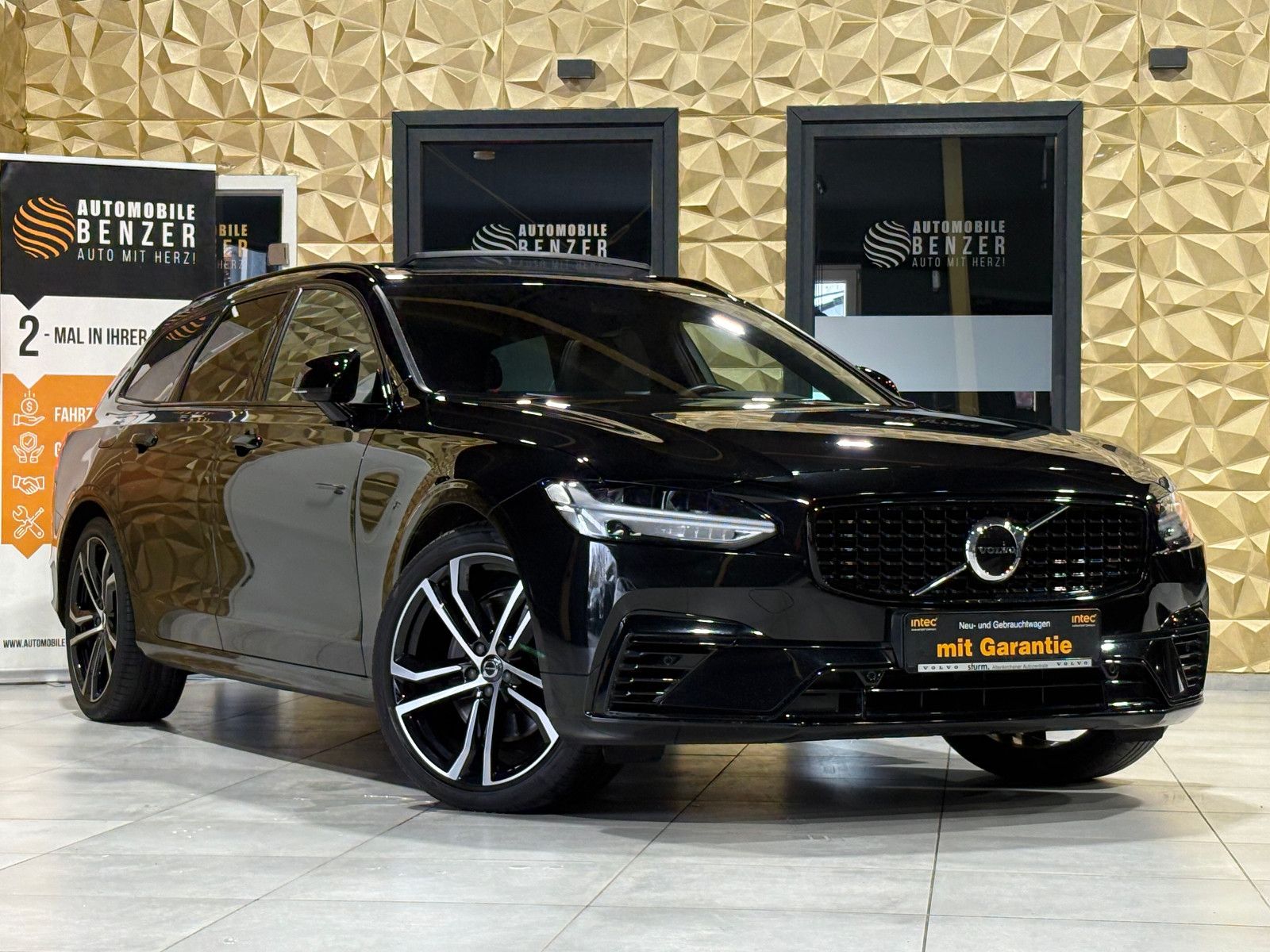 Fahrzeugabbildung Volvo V90 Kombi R Design Recharge Plug-In Hybrid AWD/