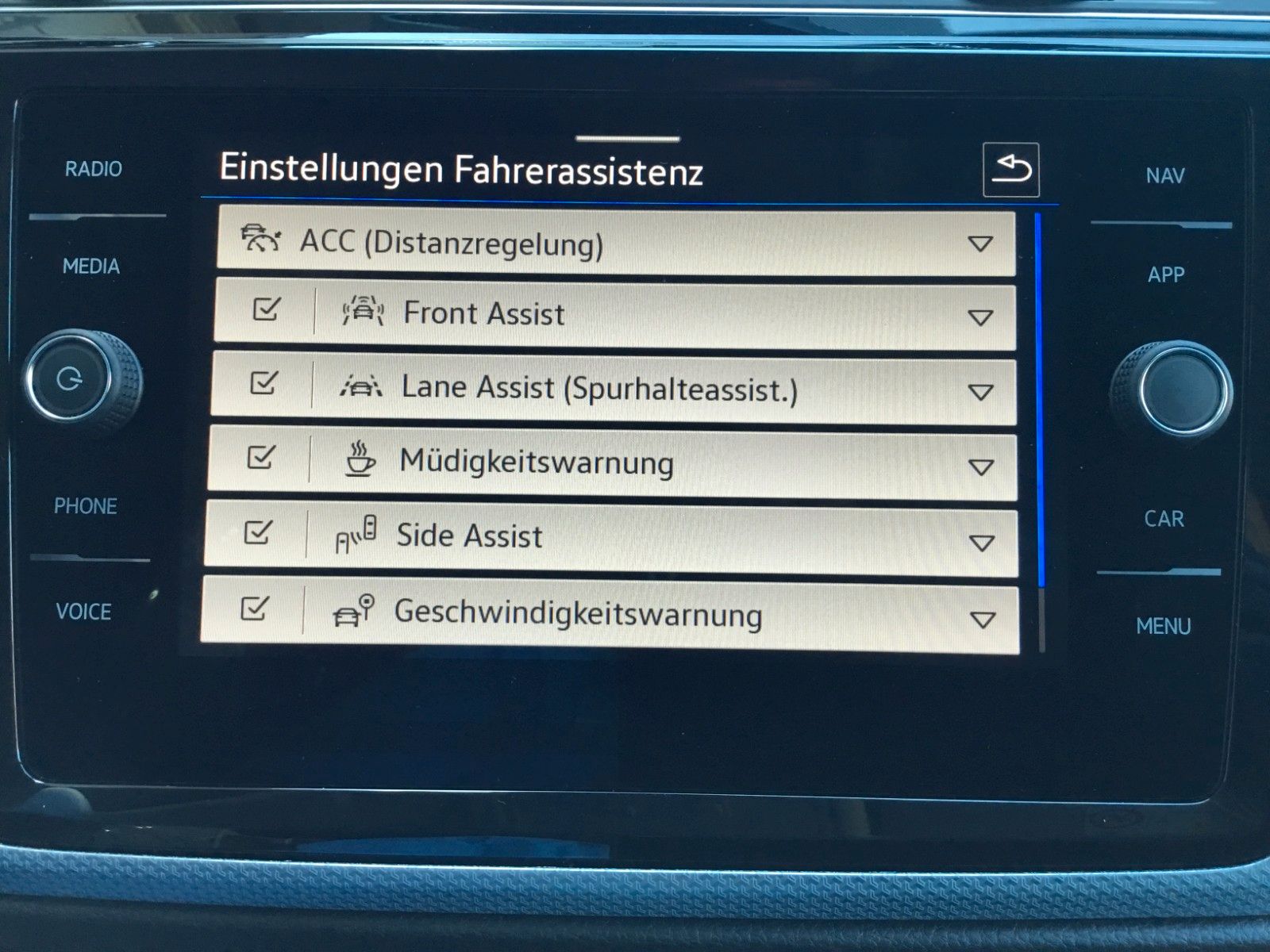 Fahrzeugabbildung Volkswagen Touran 1.5 TSI DSG Goal+LED+AHK+7Sitzer+Kamera