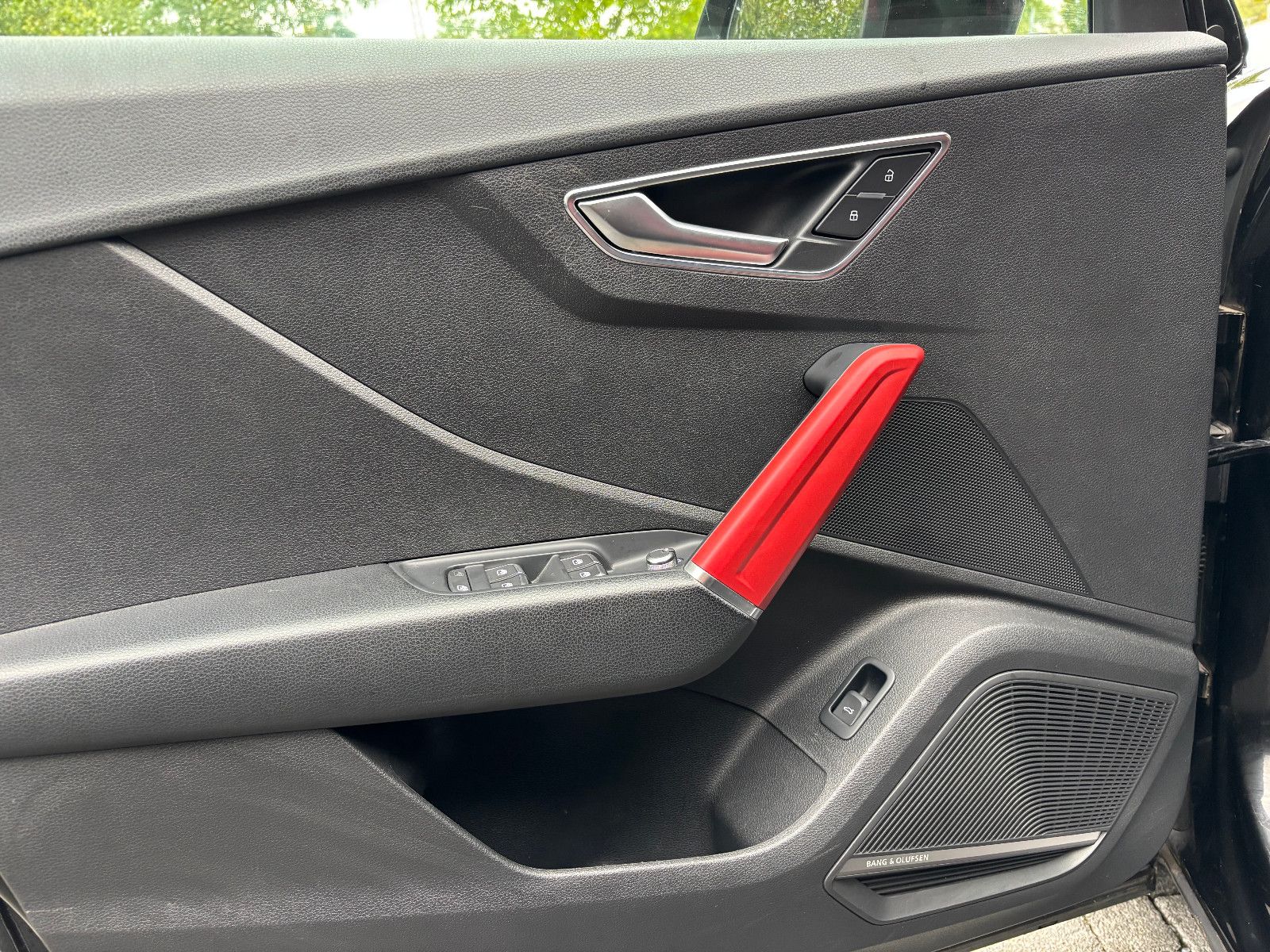 Fahrzeugabbildung Audi Q2 quattro sport/S-LINE/HEAD-UP/KAMERA/B&O