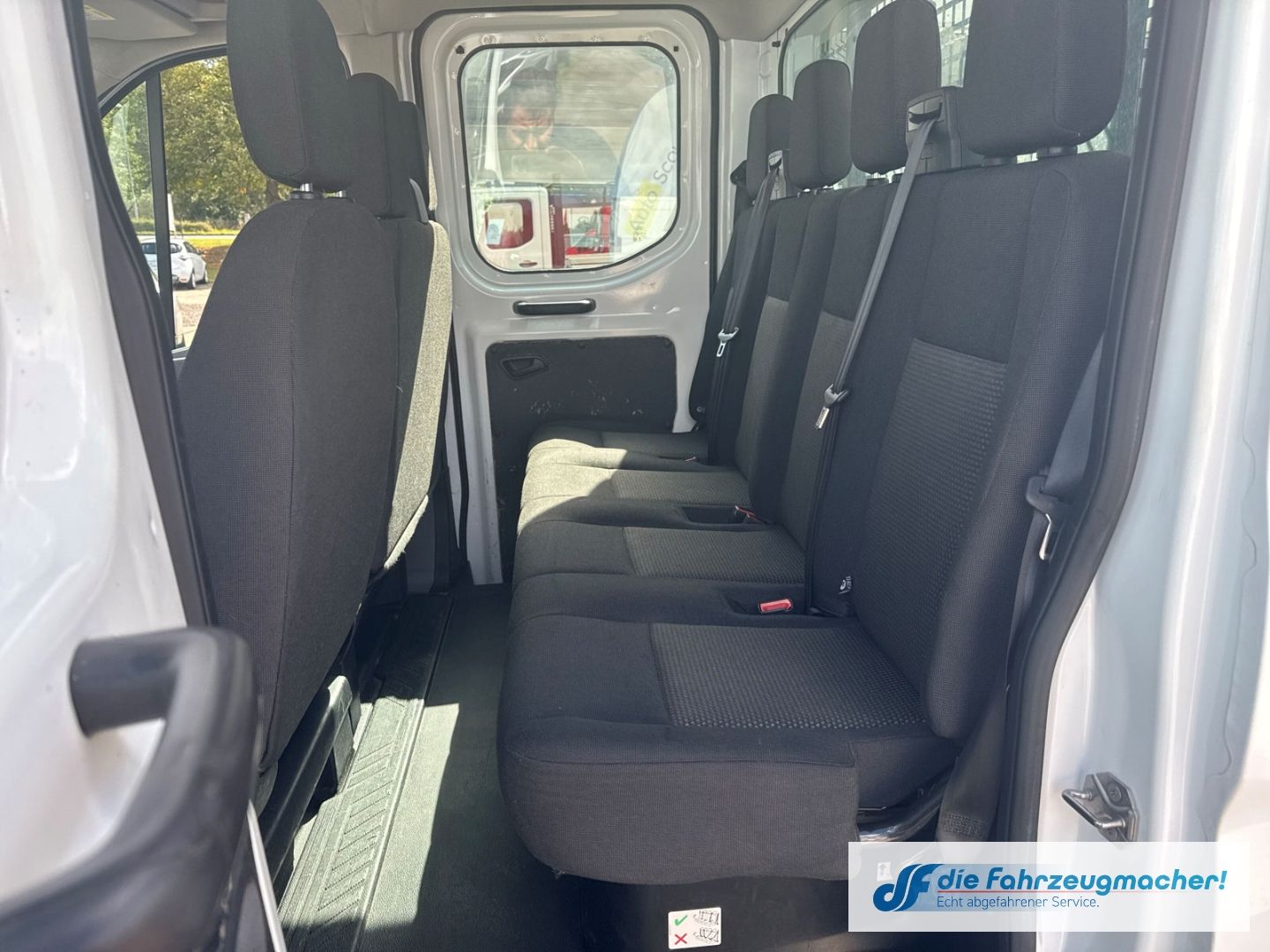 Fahrzeugabbildung Ford Transit Pritsche 310 L2 Doppelkabine 2.0 TDCi DP