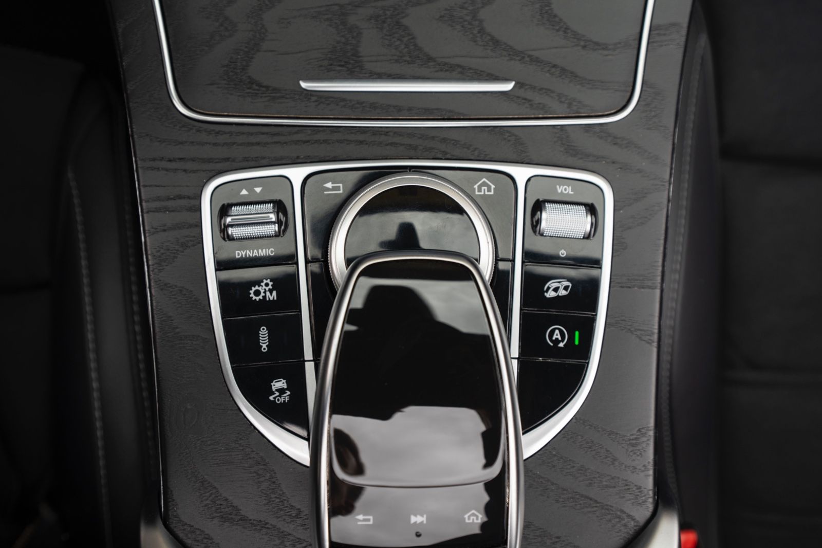 Fahrzeugabbildung Mercedes-Benz C 63 AMG  CABRIO AMG LED BURMESTER NAV KAMERA