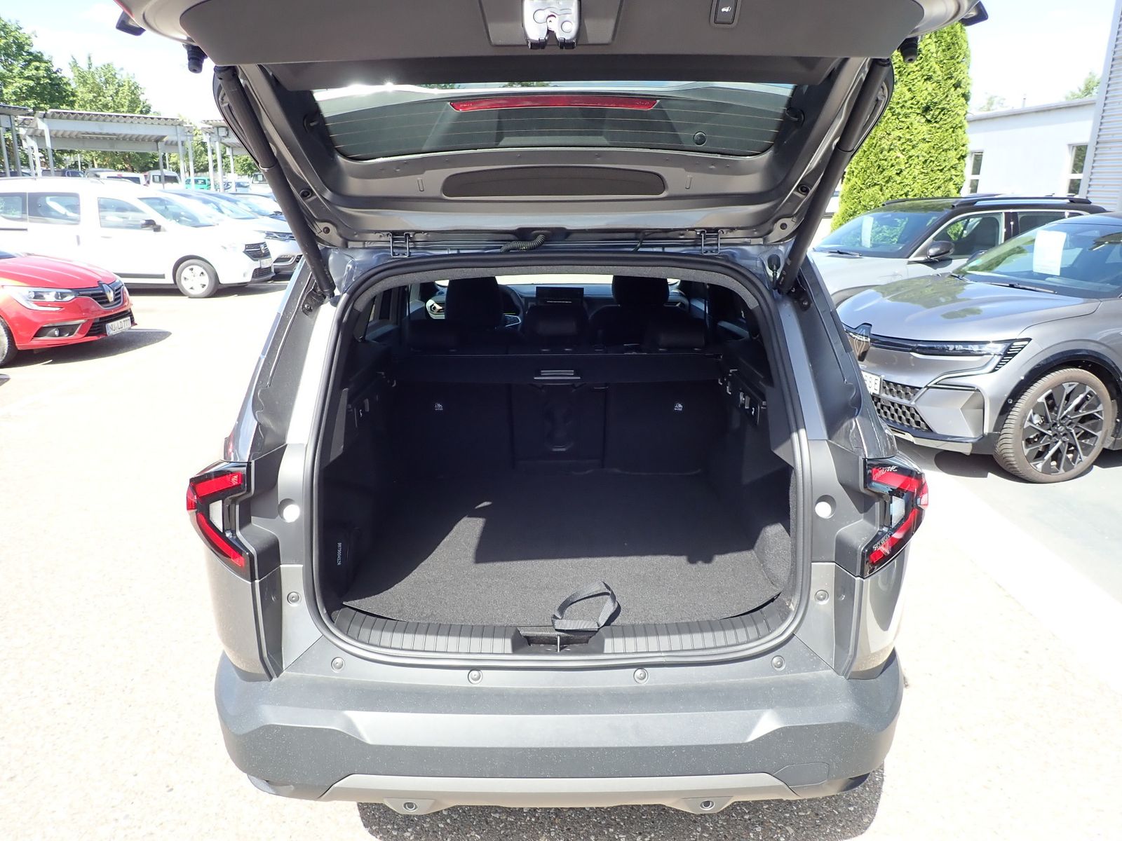 Fahrzeugabbildung Dacia Bigster Extreme hybrid-G 150 4x4