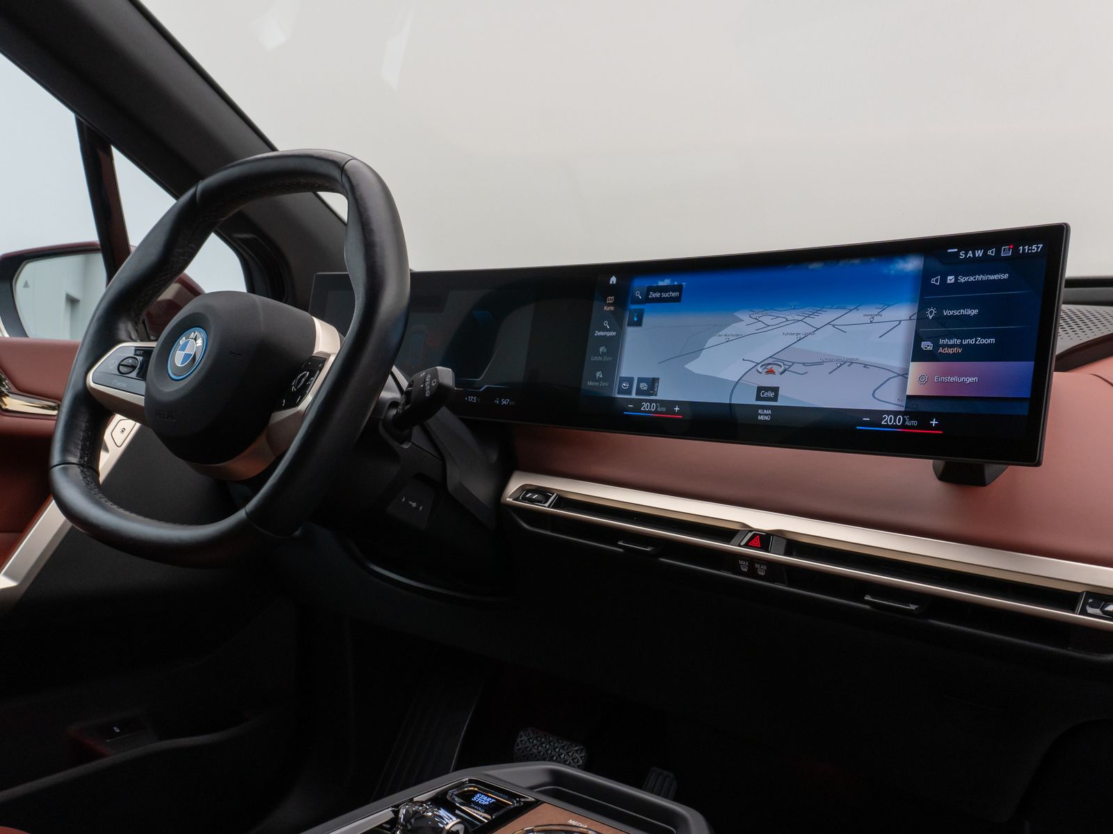 Fahrzeugabbildung BMW iX xD50  Sport Pano Sky-Lounge 360°Laser SoftCl