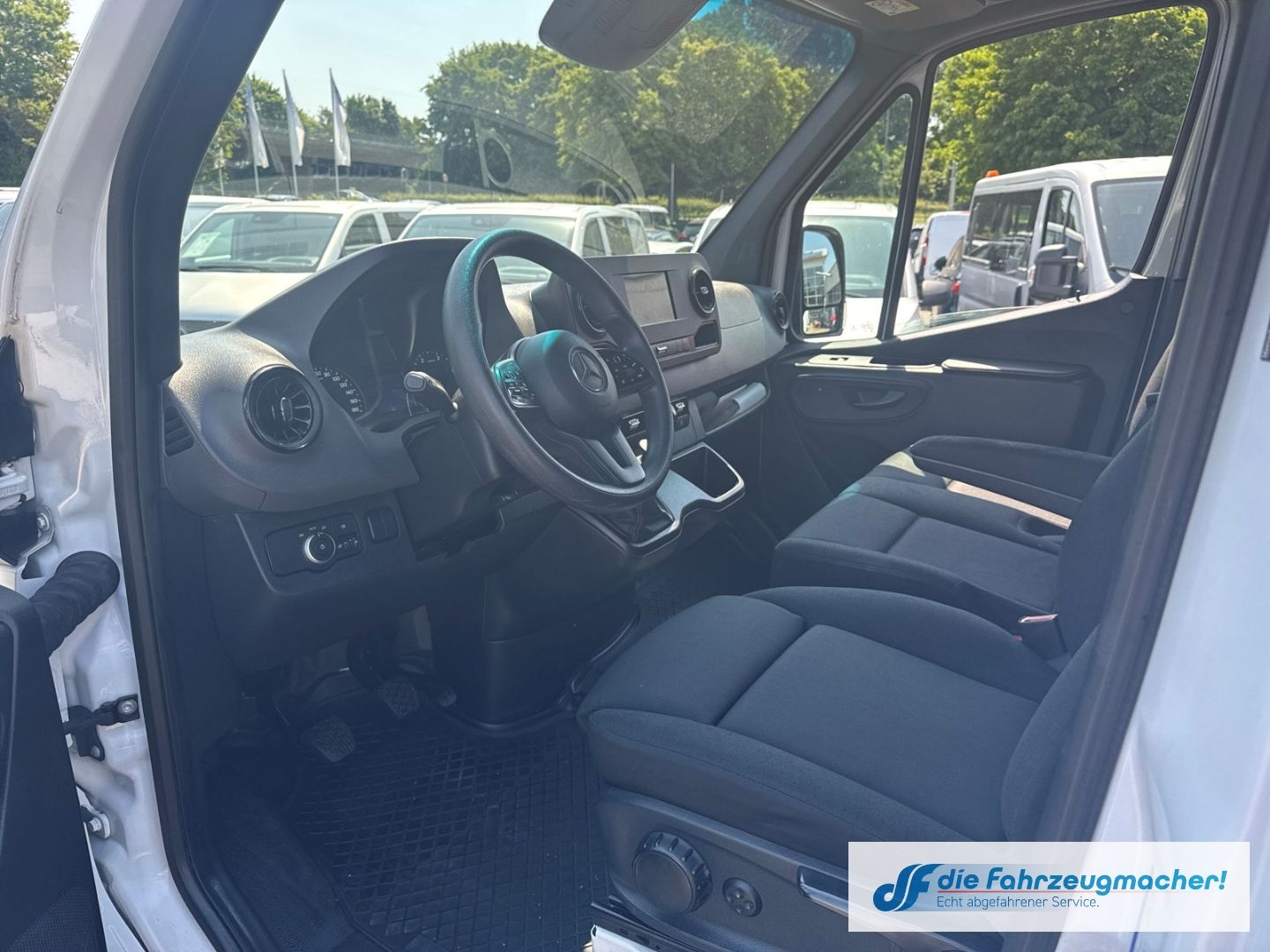 Fahrzeugabbildung Mercedes-Benz Sprinter MAXI MIXTO 314CDI Kamera AHK Navi Apple