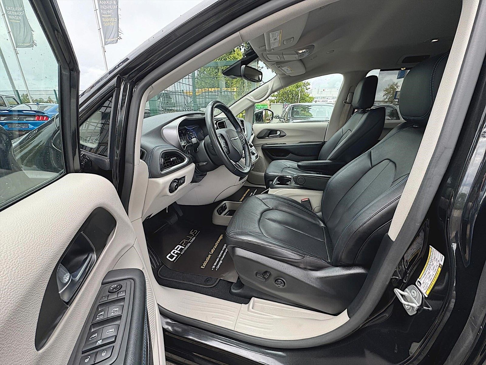 Fahrzeugabbildung Chrysler Pacifica 3.6 L V6 LIMITED S *LED*CarPlay*7Sitze*