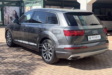 Audi Q7 - 7