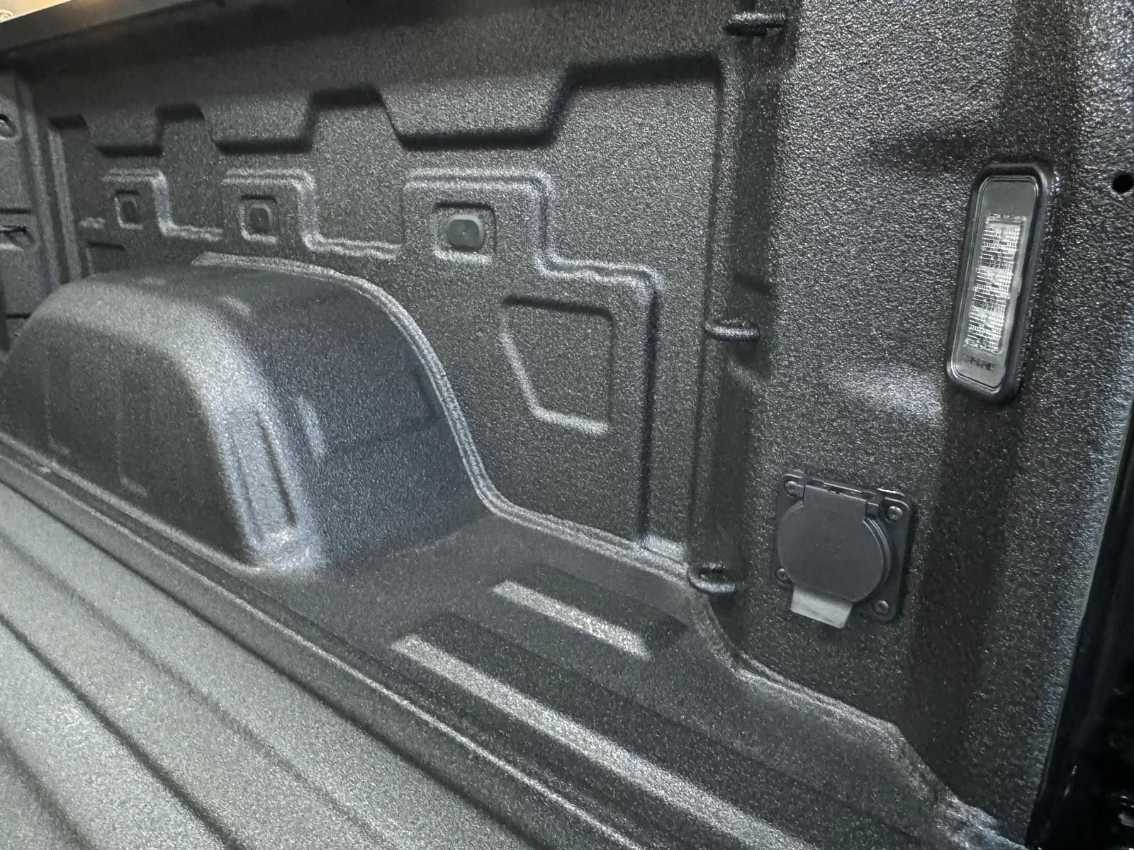 Fahrzeugabbildung GMC SIERRA DENALI 2026 - 4x4-LONG BOX 6.4"