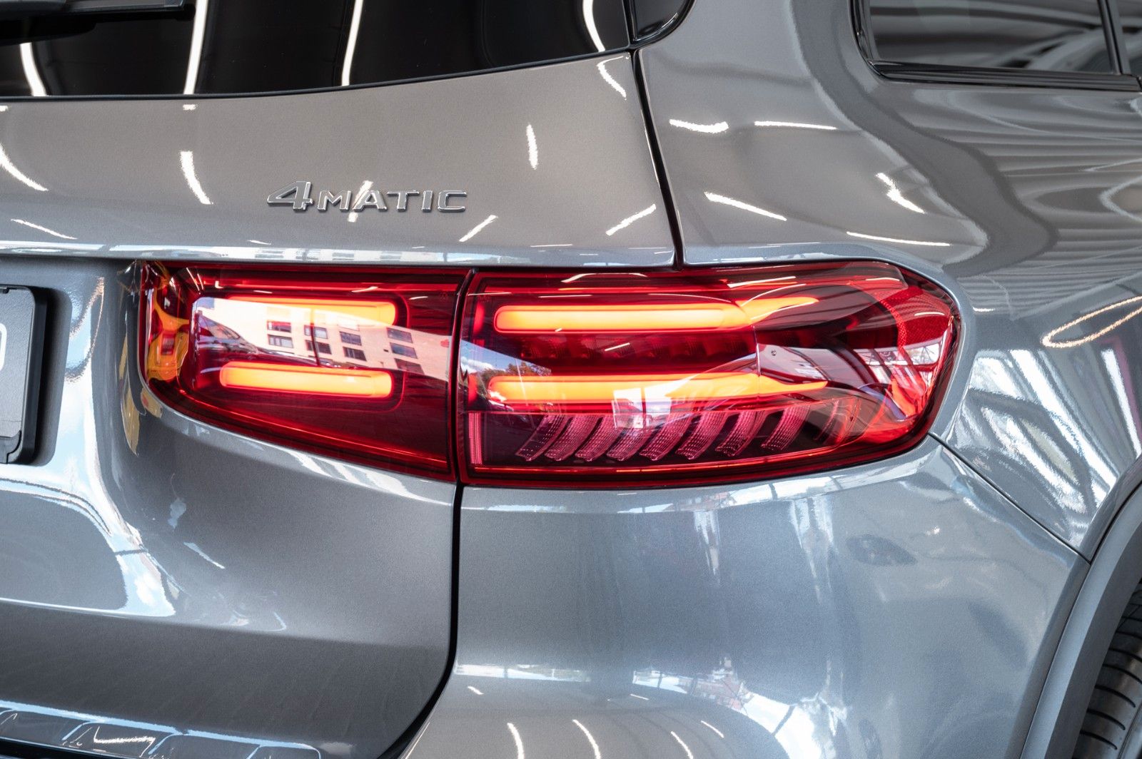 Mercedes-Benz GLB250 4M AMG-LINE NIGHT PANO AHK 360° MEMORY foto 8