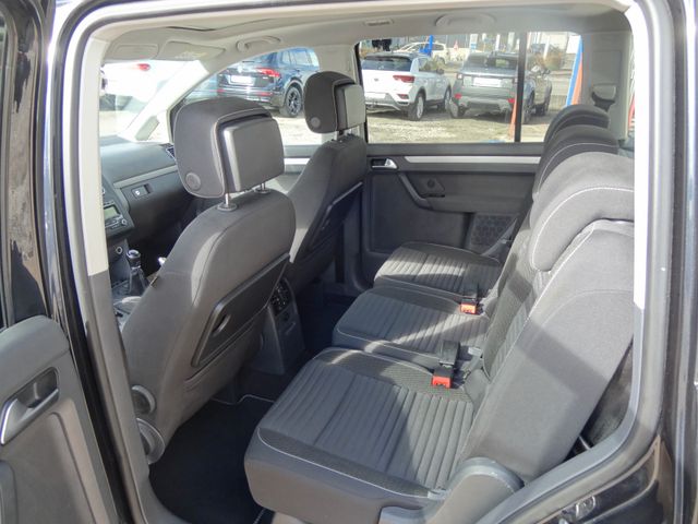 Fahrzeugabbildung Volkswagen Touran Cup/2.Hd/Xenon/StH/Pano/AHK